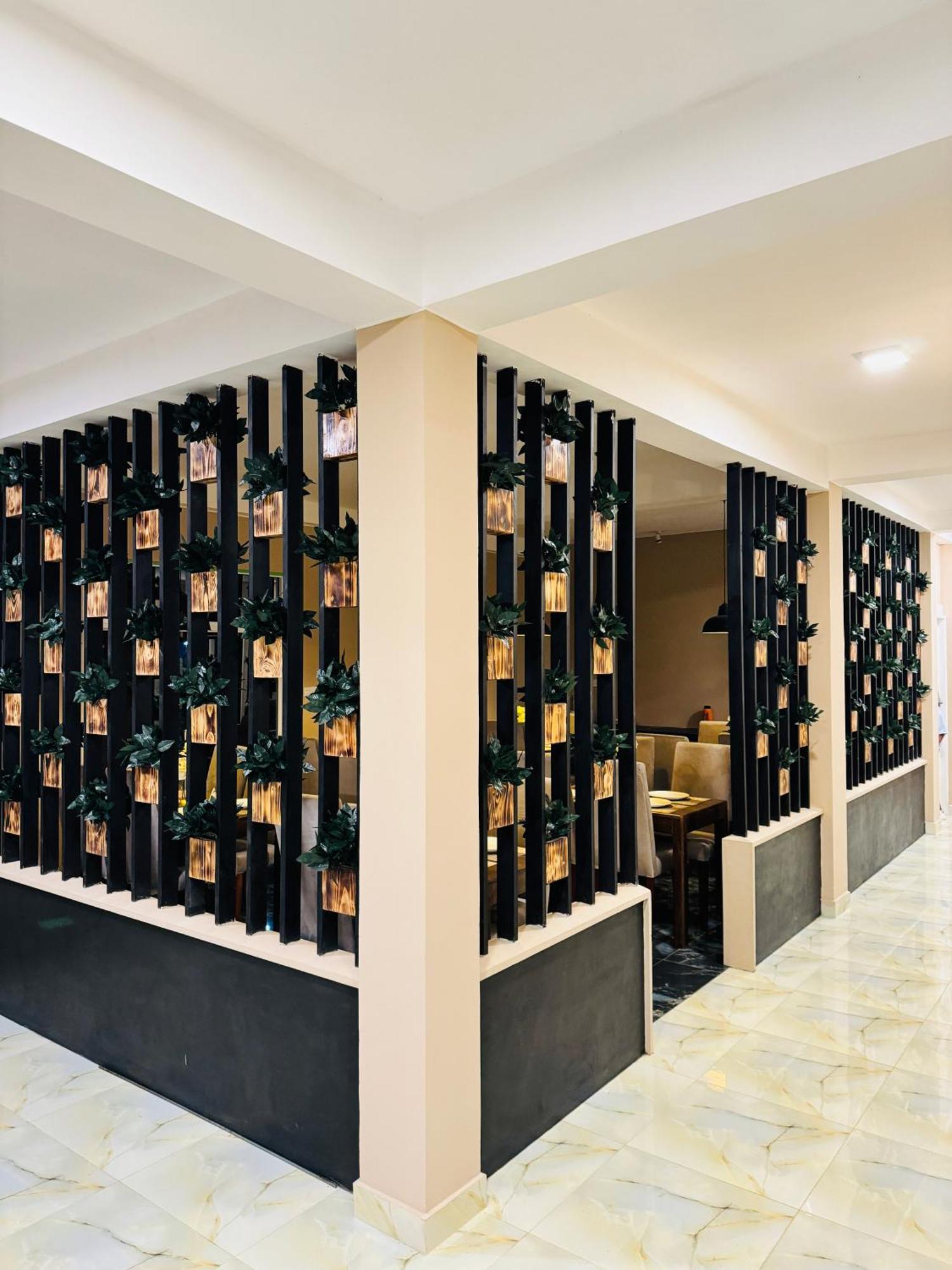Royal Bliss Hotel Нувара-Элия Экстерьер фото
